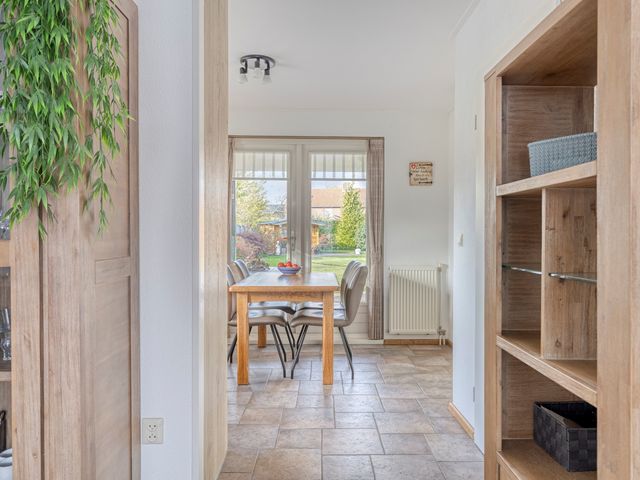 Esdoorn 29, Oost West en Middelbeers