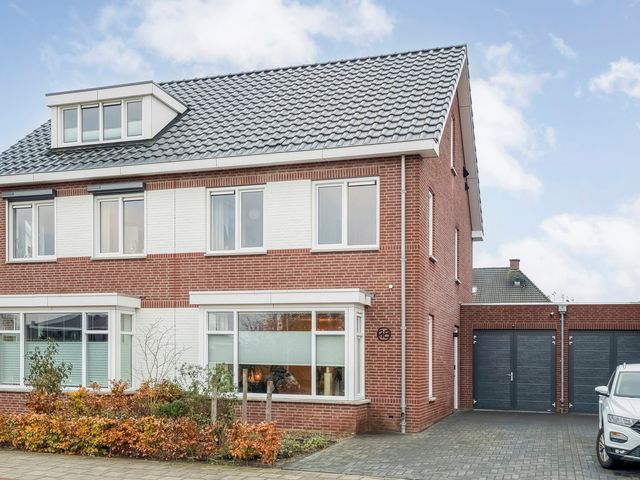 Moonenlaan 98, Hardenberg