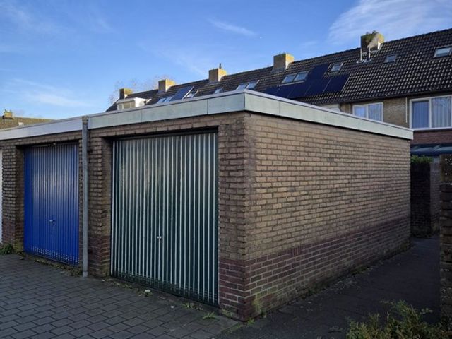 Burg. Bianchiweg 52A, Geertruidenberg