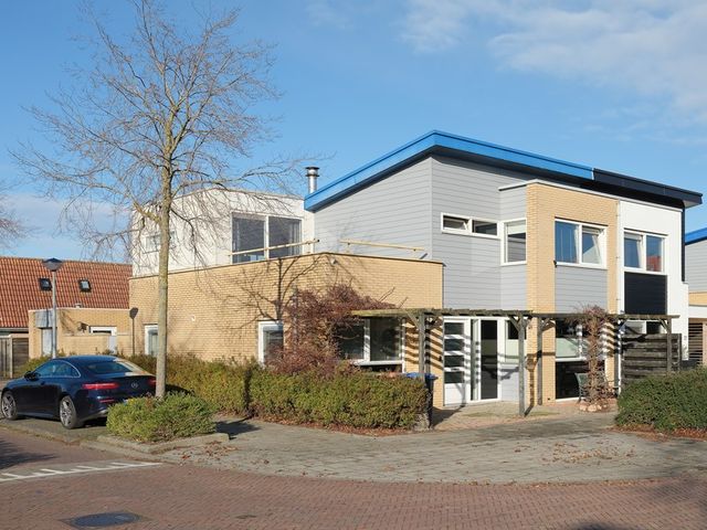 Workumstraat 24, Lelystad