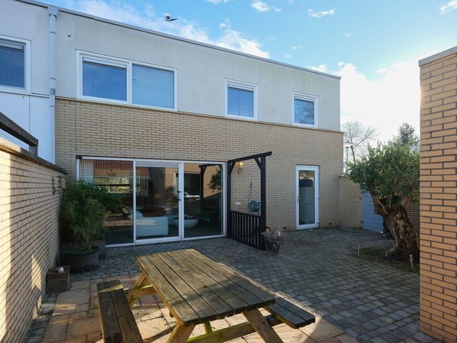 Workumstraat 24, Lelystad