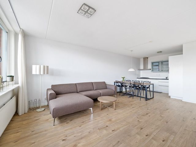 Laan van Leidschenveen 273, Den Haag