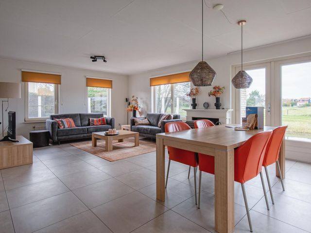 Kamperfoelieweg 69, De Koog