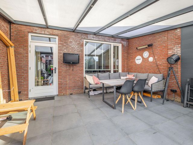 Hemelsleutel 13, Tegelen