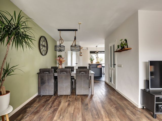 Rosmolen 18, Zevenbergen