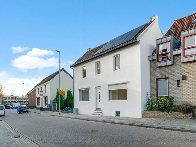 Sint Barbarastraat 118, Heerlen