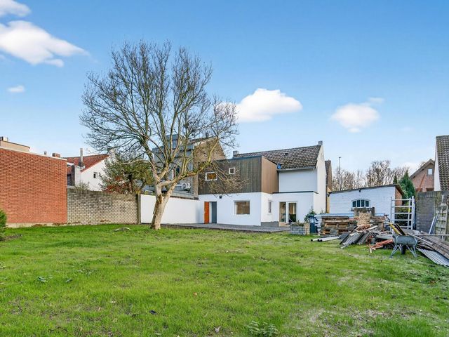 Sint Barbarastraat 118, Heerlen