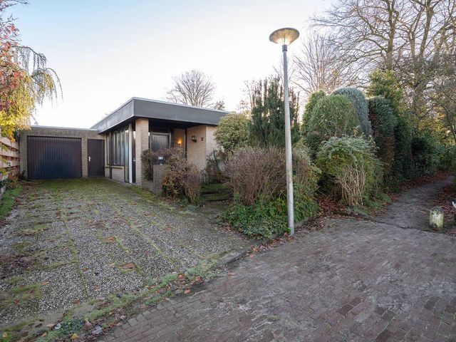 Schubertlaan 27, Enschede