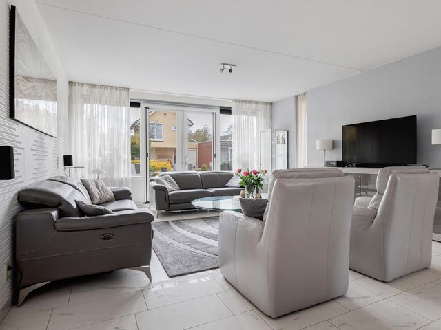 Van der Linden-akker 1, Barendrecht