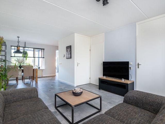 Johan Frisolaan 53, Den Bommel