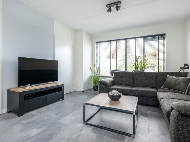 Johan Frisolaan 53, Den Bommel