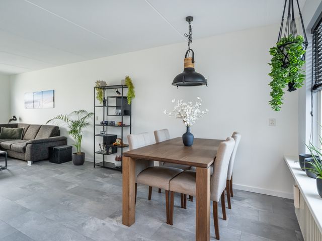 Johan Frisolaan 53, Den Bommel