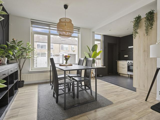 Zandsteenlaan 87, Groningen