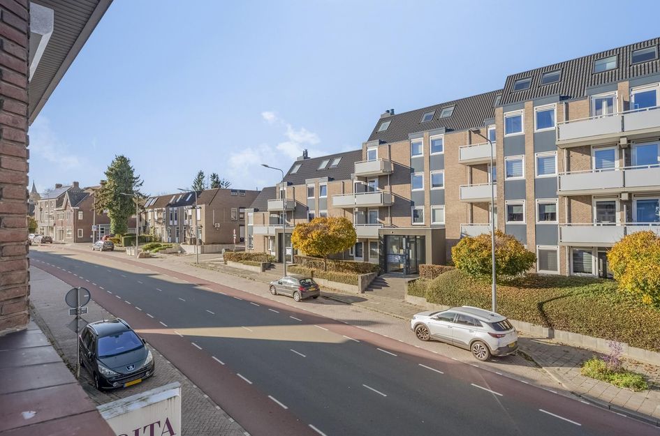 Burg. Cremersstraat 27