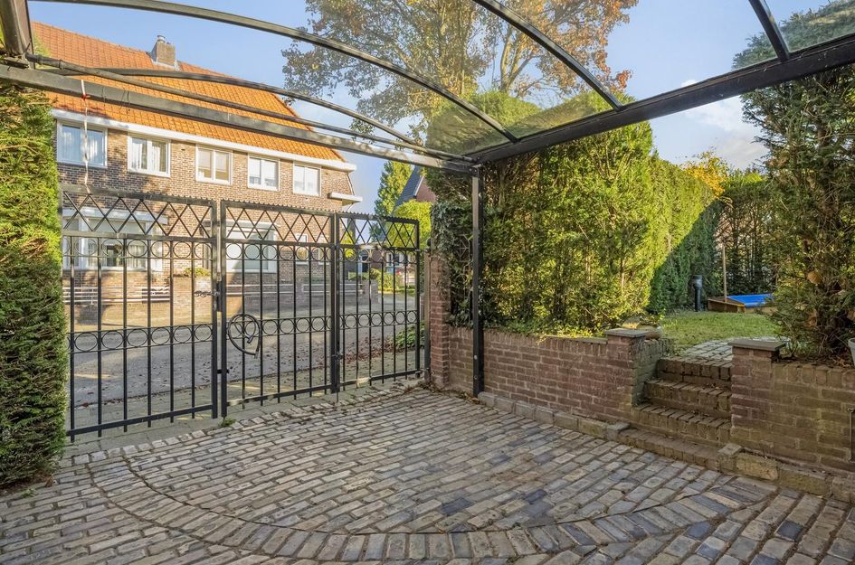 Burg. Cremersstraat 27