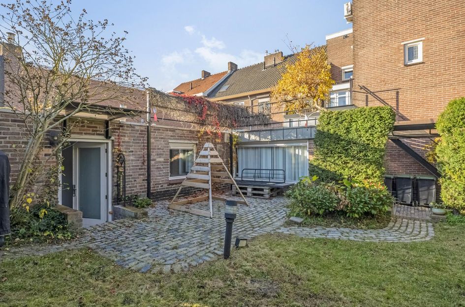 Burg. Cremersstraat 27