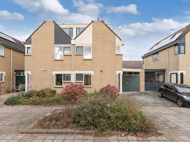 Regenboog 28, Heerenveen