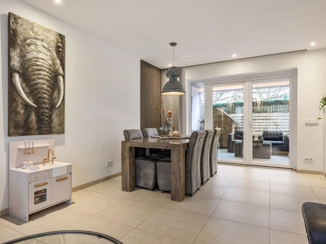 Swentiboldstraat 26, Guttecoven