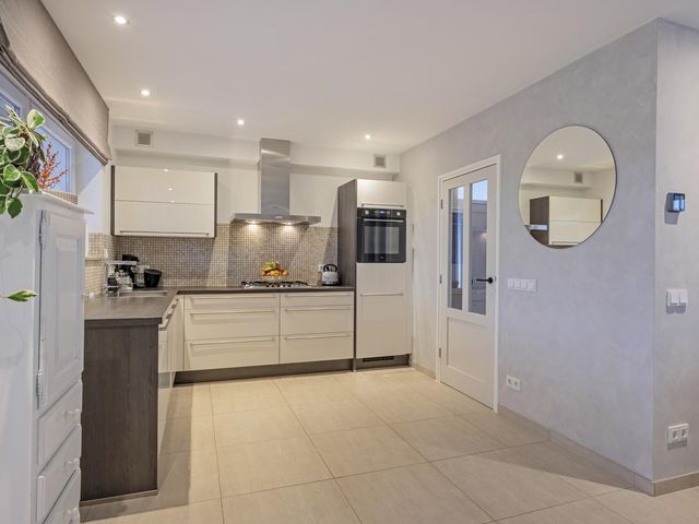 Swentiboldstraat 26, Guttecoven