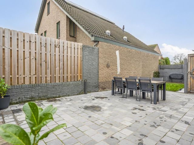 Swentiboldstraat 26, Guttecoven