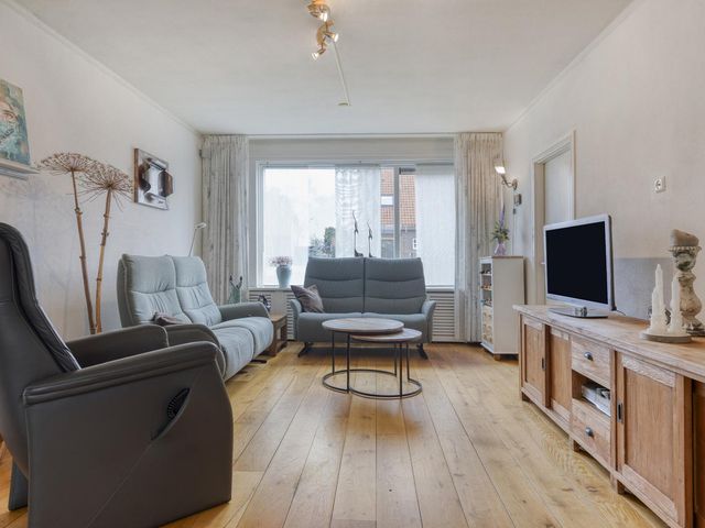 Tolschestraat 50, Velp