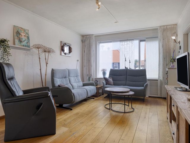 Tolschestraat 50, Velp