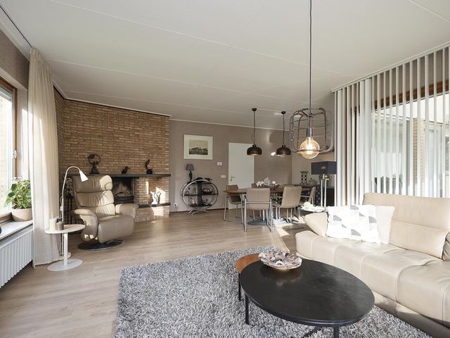 van Middelhovenstraat 42, Axel