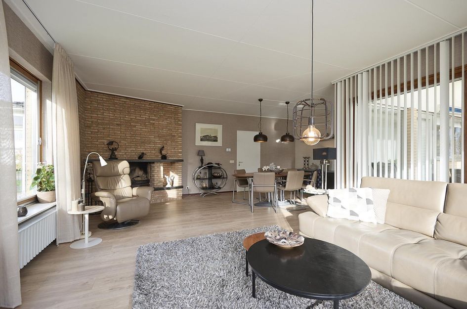 van Middelhovenstraat 42