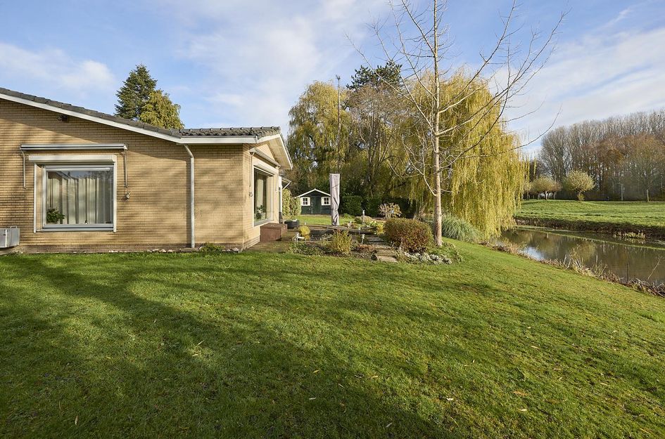 van Middelhovenstraat 42