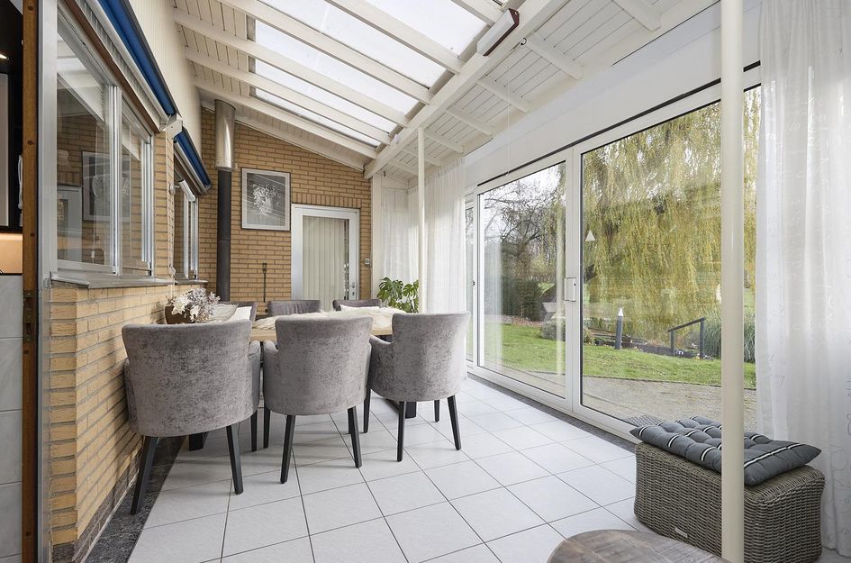 van Middelhovenstraat 42