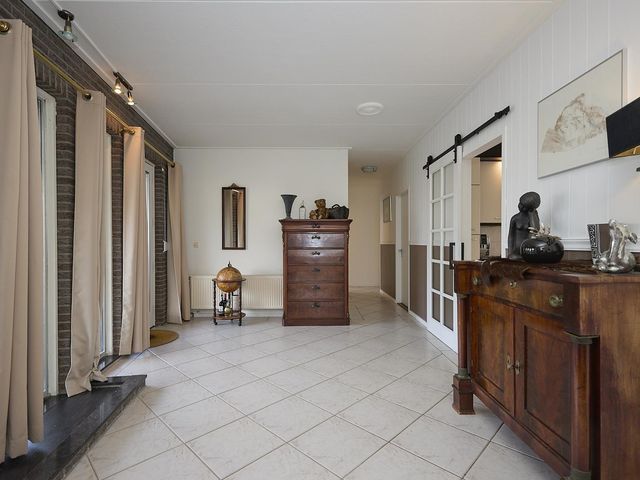 van Middelhovenstraat 42, Axel