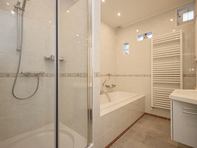 van Middelhovenstraat 42, Axel