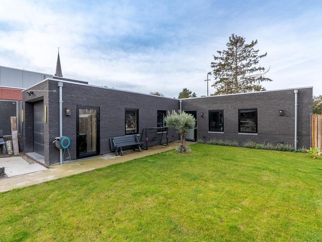 Albionstraat 24, Leunen