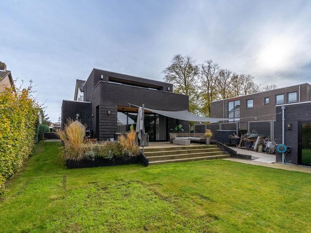 Albionstraat 24, Leunen