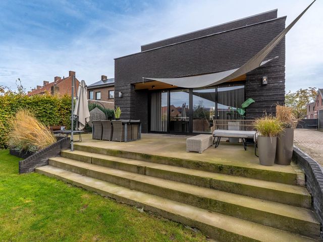 Albionstraat 24, Leunen