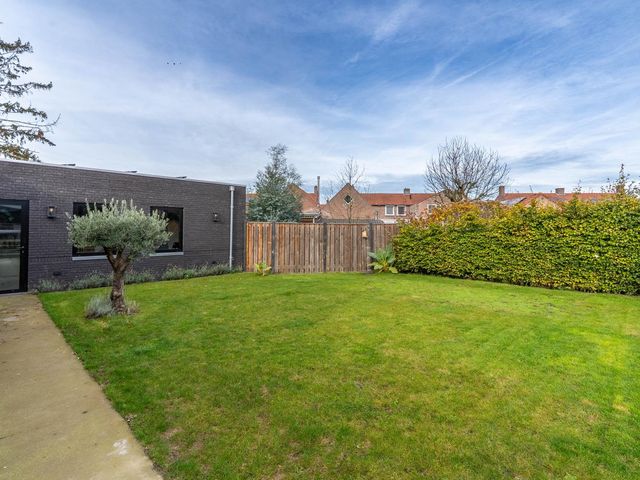 Albionstraat 24, Leunen