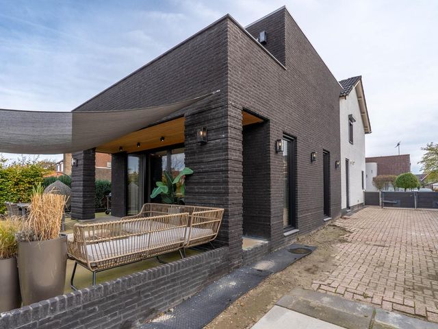 Albionstraat 24, Leunen