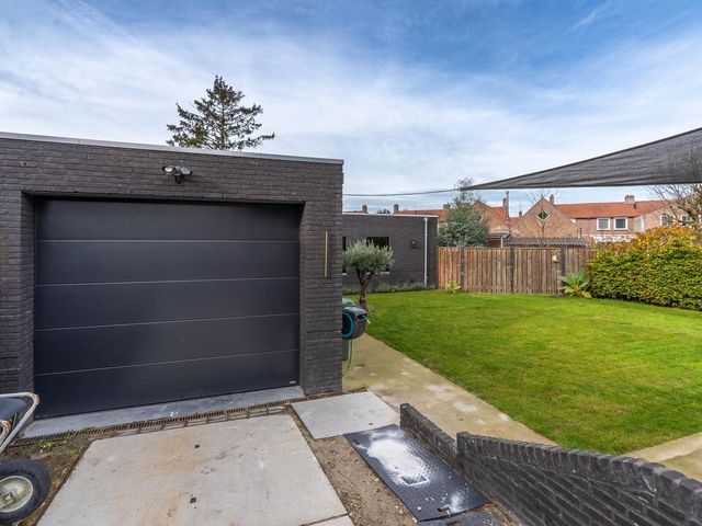 Albionstraat 24, Leunen