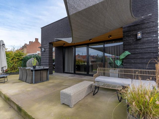 Albionstraat 24, Leunen