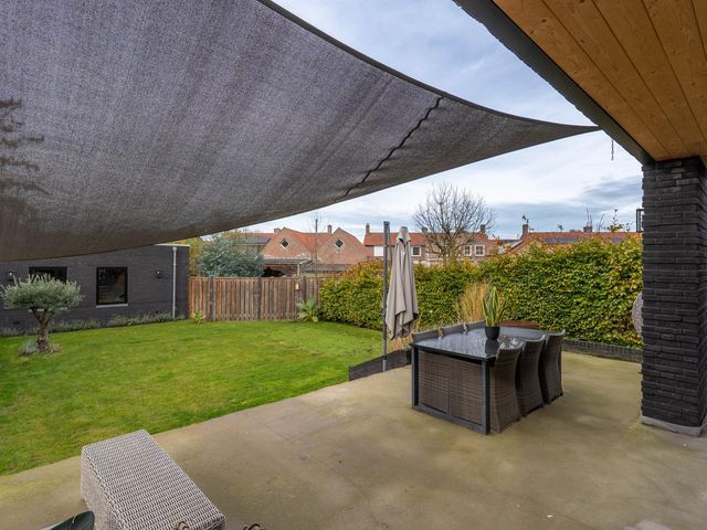 Albionstraat 24, Leunen