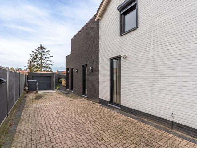 Albionstraat 24, Leunen