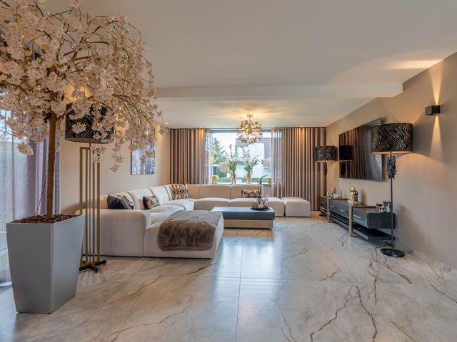 Albionstraat 24, Leunen