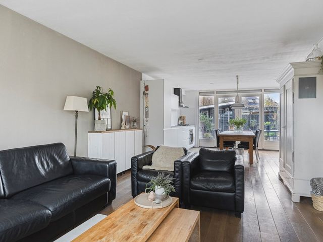 Klompenmaker 19, Oud-Beijerland