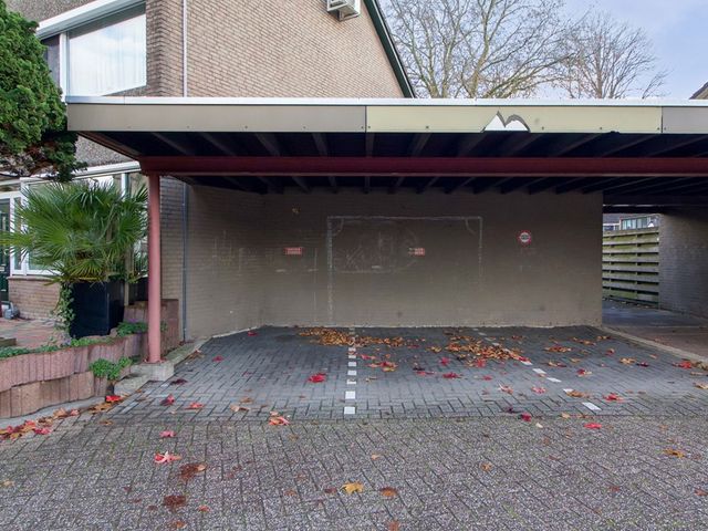 Van Anrooyplein 8, Bunschoten-Spakenburg