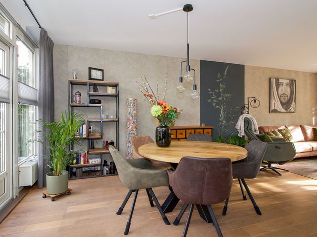 Van Anrooyplein 8, Bunschoten-Spakenburg