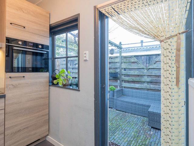 van der Veldstraat 5, Lisse