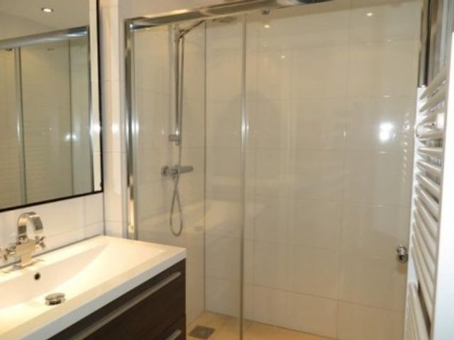 Niels Bohrplaats , Rotterdam