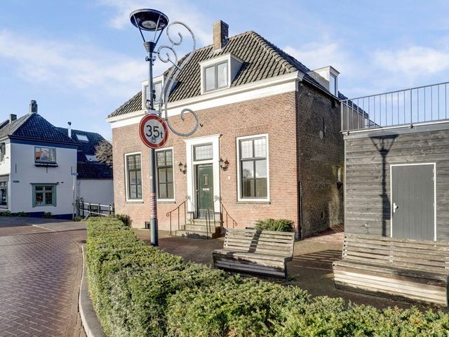 Boompjesstraat 4, Strijen