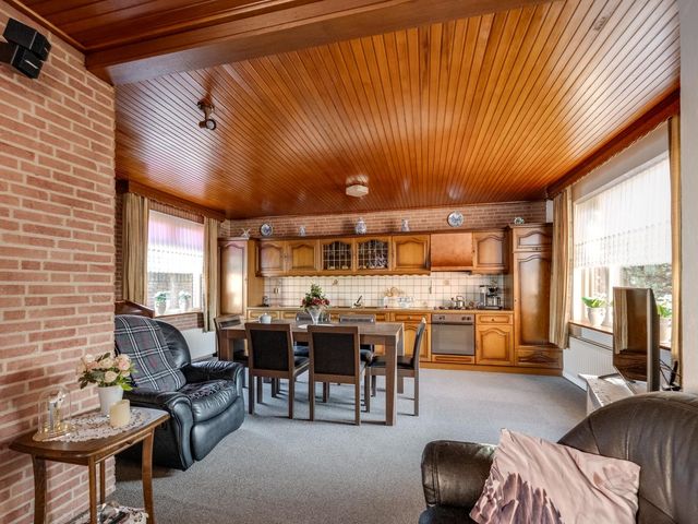 Elzenstraat 12, St. Willebrord