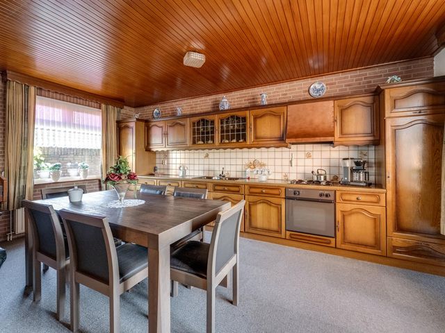 Elzenstraat 12, St. Willebrord